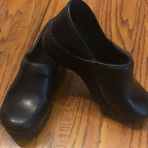 Dansko professional black box clog women’s size 6