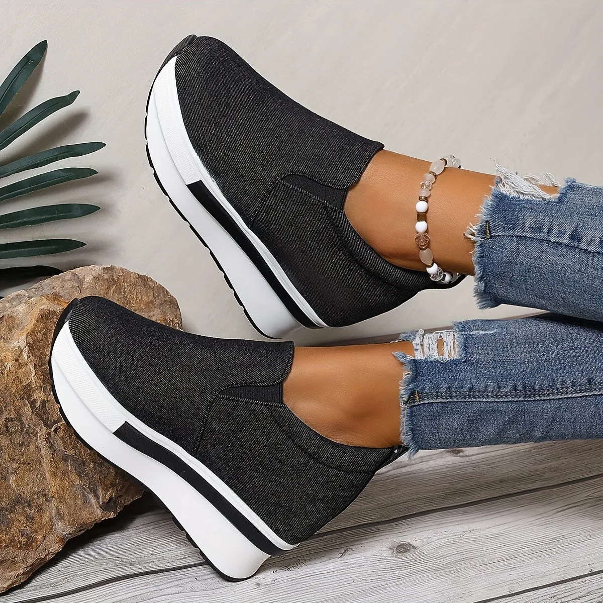 Gloria | Lightweight low-top shoes made from denim fabric