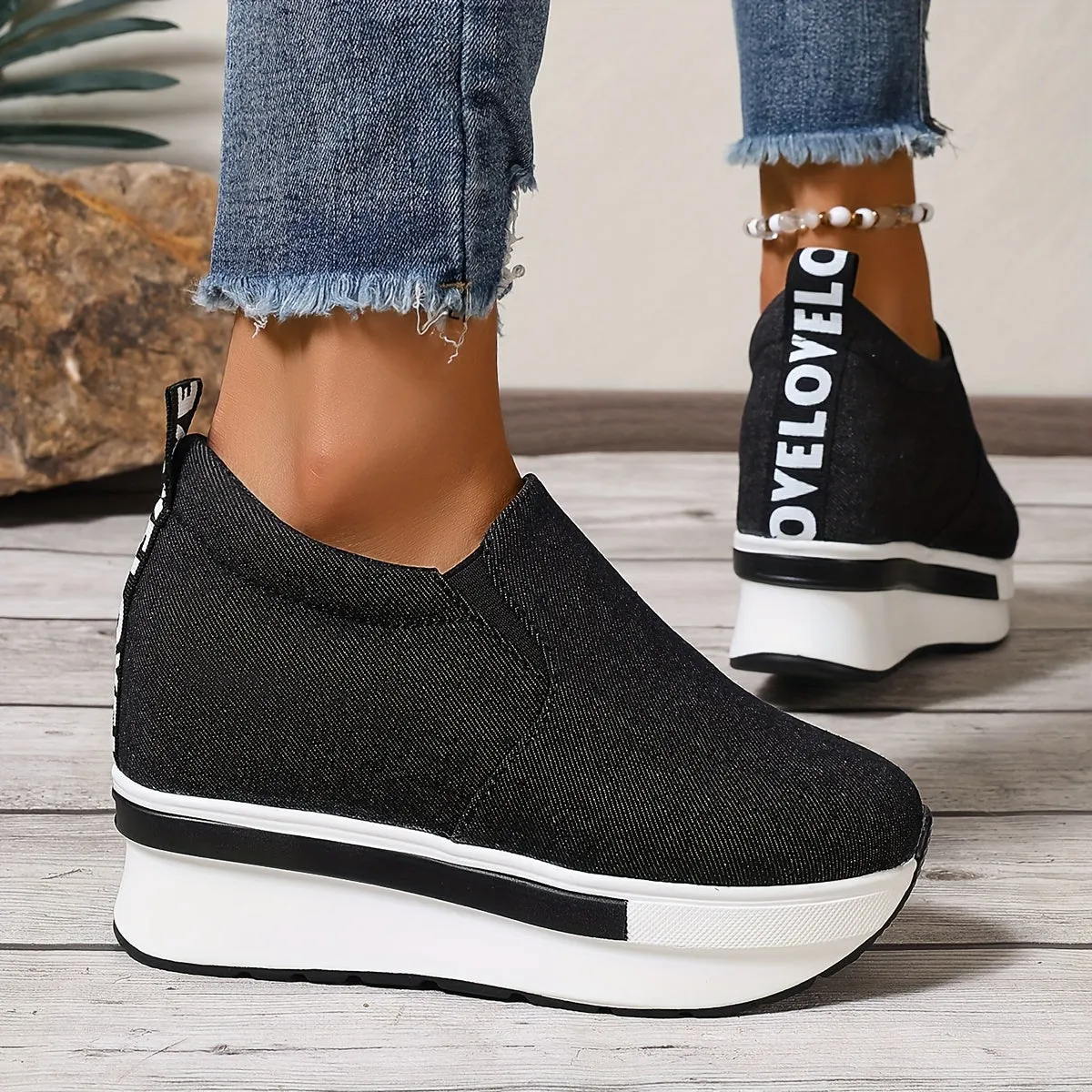 Gloria | Lightweight low-top shoes made from denim fabric