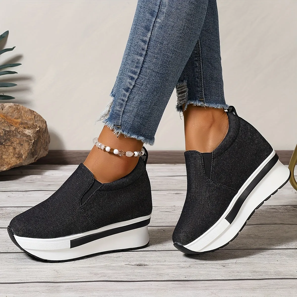 Gloria | Lightweight low-top shoes made from denim fabric