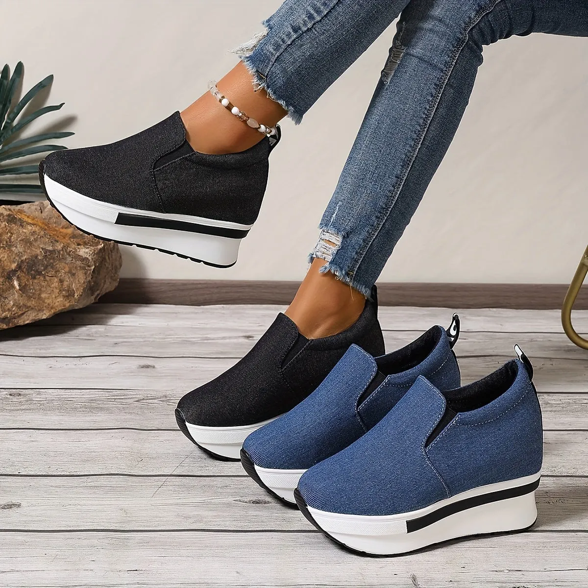 Gloria | Lightweight low-top shoes made from denim fabric