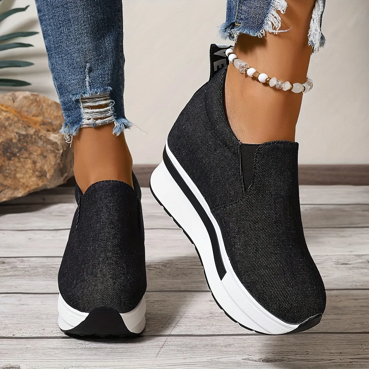 Gloria | Lightweight low-top shoes made from denim fabric