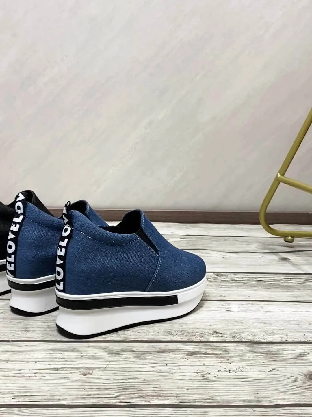 Gloria | Lightweight low-top shoes made from denim fabric