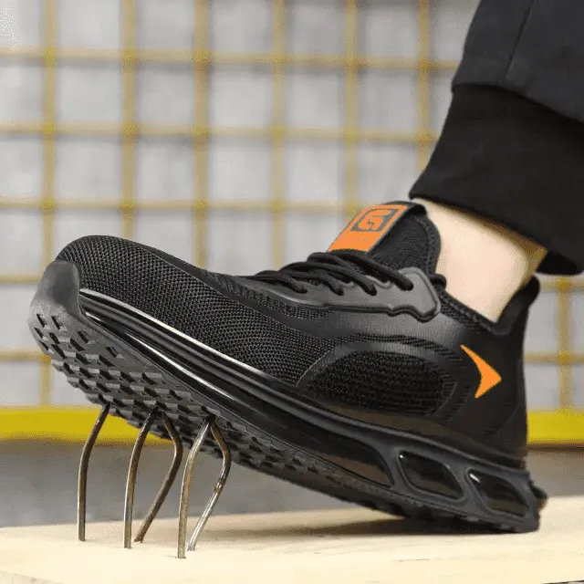 Men's Puncture Resistant Safety Shoes Are Lightweight And Comfortable