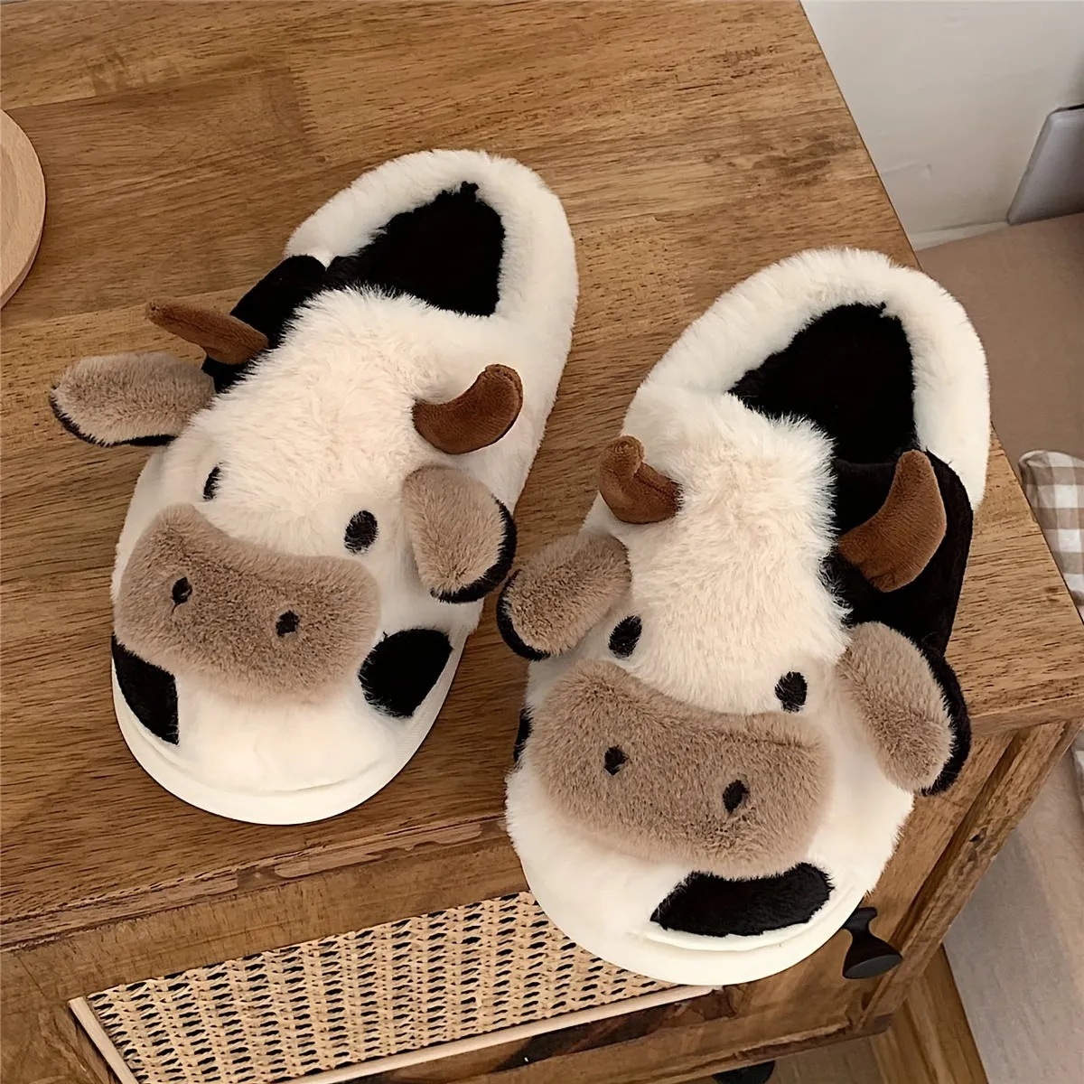 Mila - Schattige Koe Ontwerp Pluche Pantoffels, Warme Slip-On Sloffen