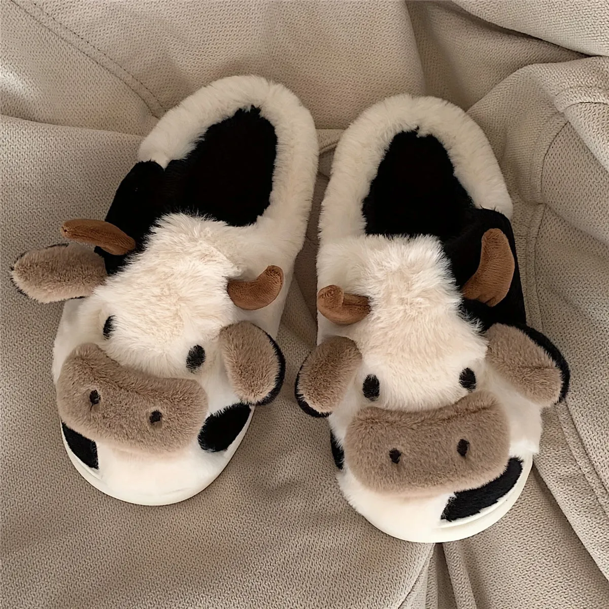 Mila - Schattige Koe Ontwerp Pluche Pantoffels, Warme Slip-On Sloffen
