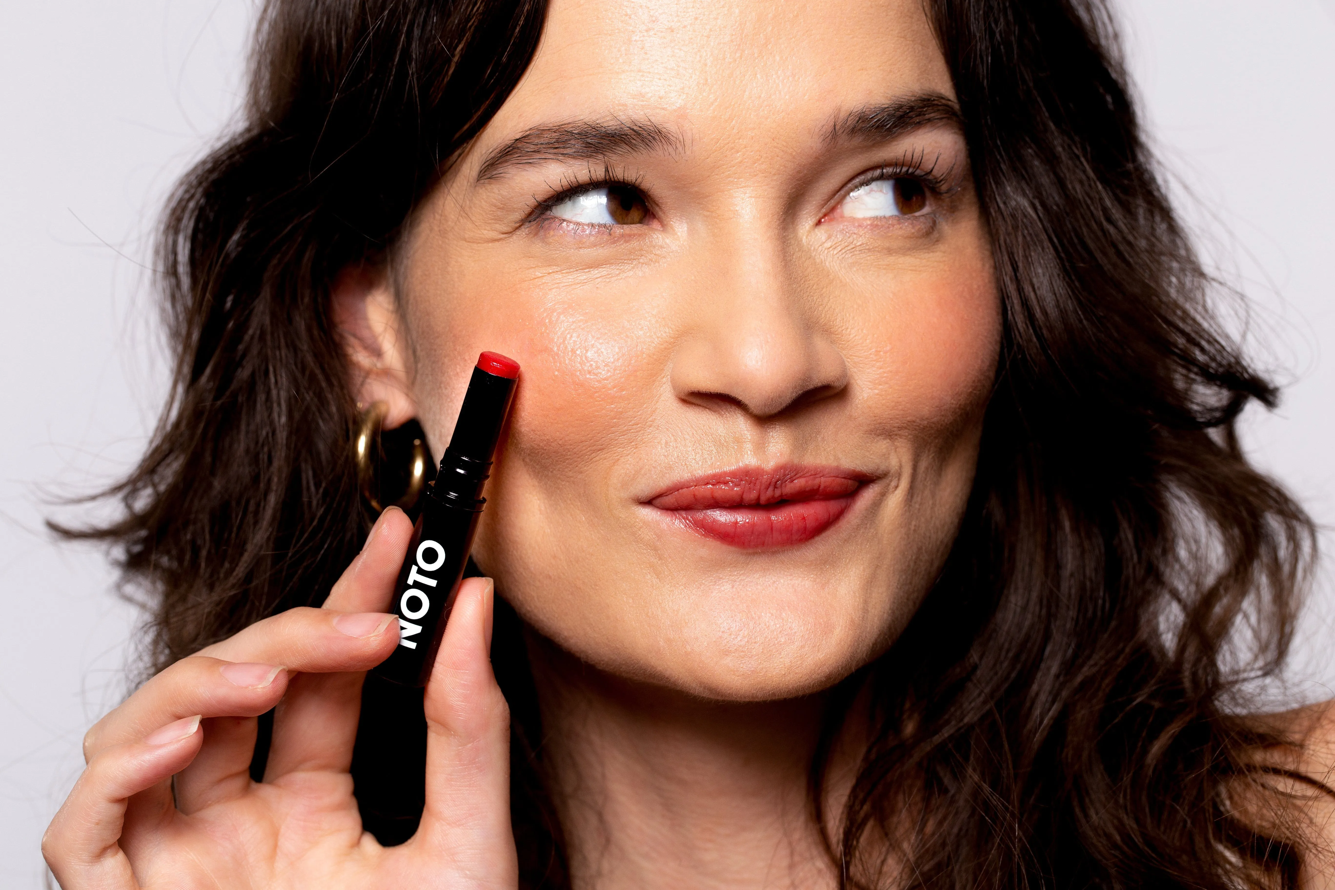 OSCILLATE: MULTI-BENE STICK // LIPS   CHEEKS