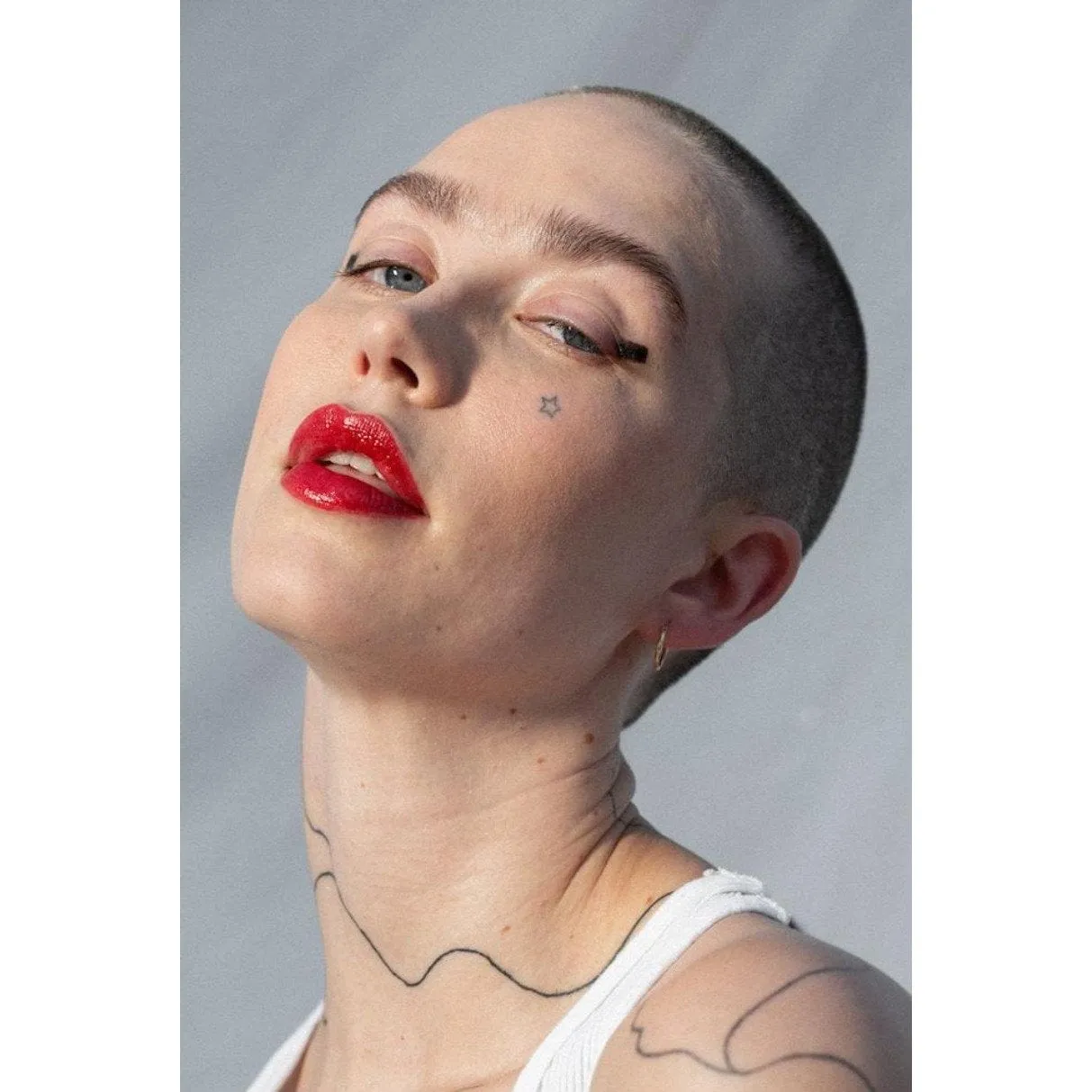 OSCILLATE: MULTI-BENE STICK // LIPS   CHEEKS